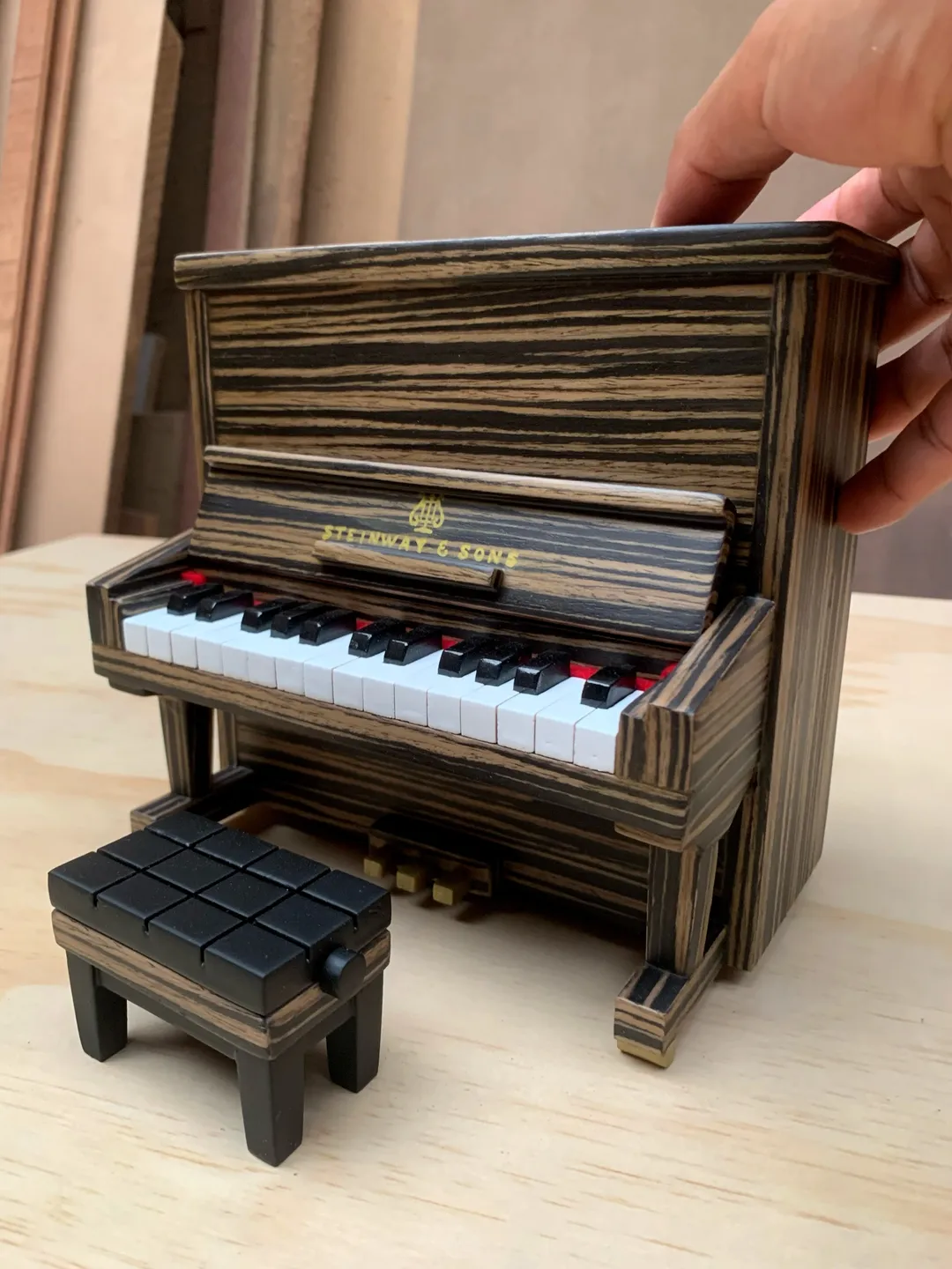 Piano vertical enchapado - Steinway and sons 