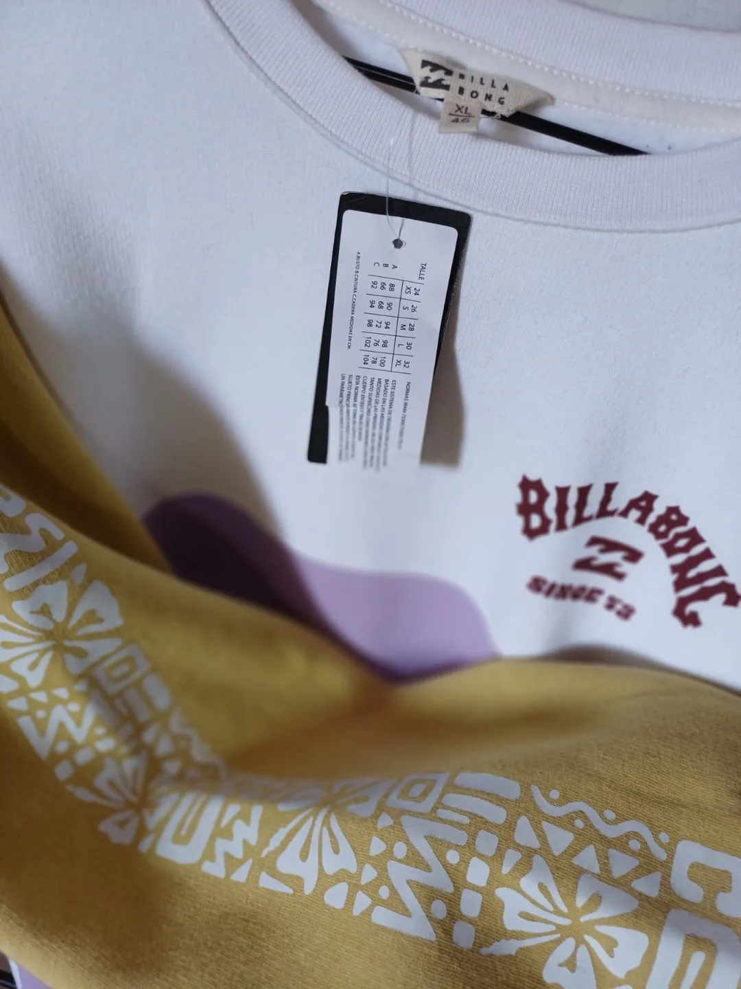 Buzo marca "Billabong" talle XL