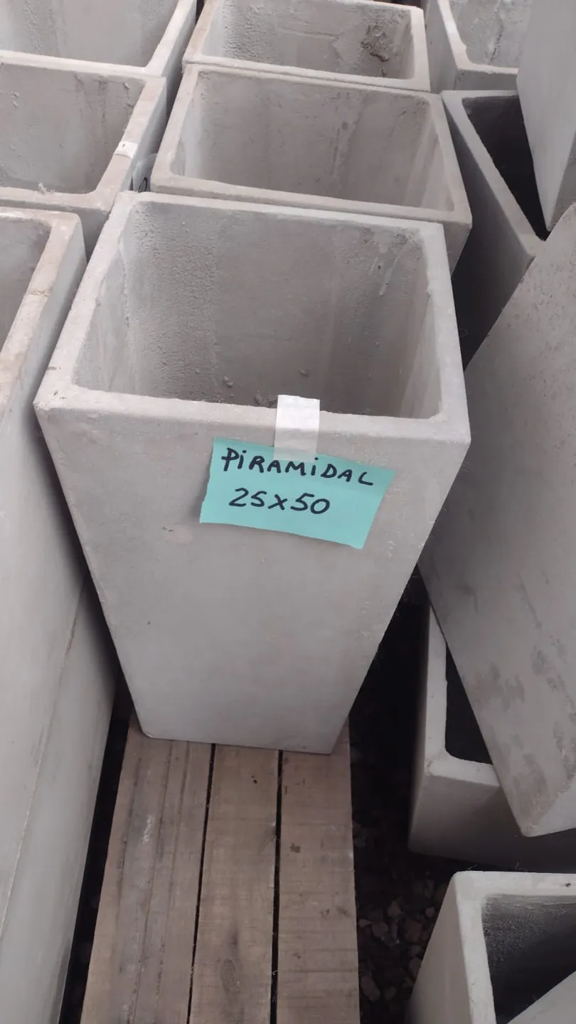 Maceta piramidal(TODOS LOS TAMAÑOS)