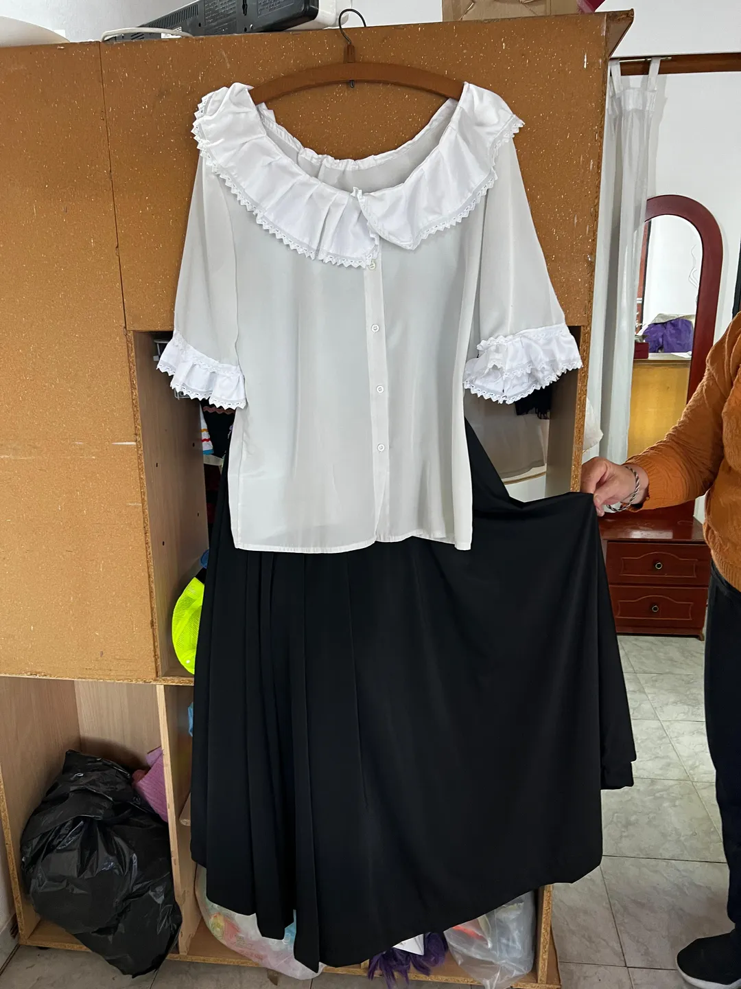 Pollera y camisa