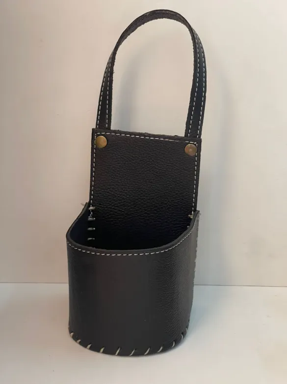 Porta mate para el auto cuerina